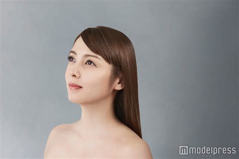 中山エミリヌード|中山エミリ“親子ヌード”を大胆披露 一糸まとわず美ボディあらわ。